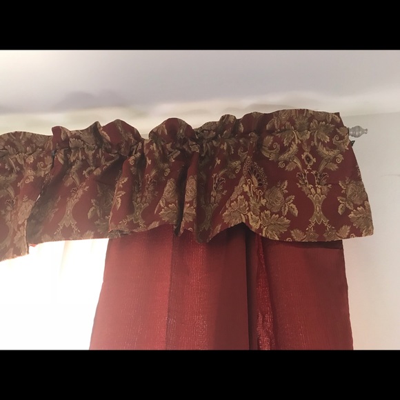 Curtains - Picture 3 of 8